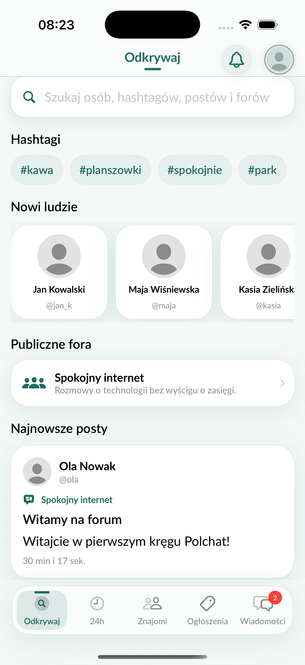 Ekran Odkrywaj z osobami, hashtagami i publicznymi kręgami w Polchat